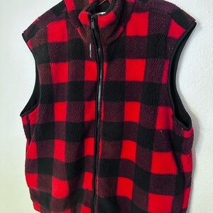 🆕 Buffalo Plaid Faux-Shearling Fleece Vest Red Black Men’s Medium NWT